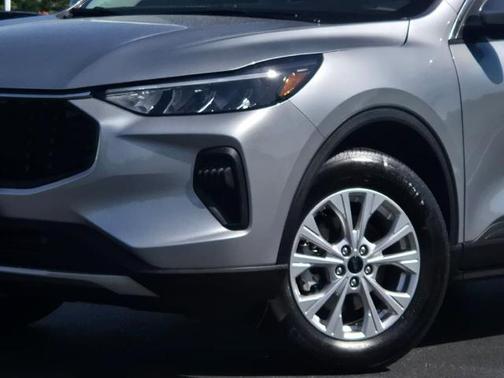 ICONIC SILVER METALLIC 2023 Ford Escape ACTIVE
