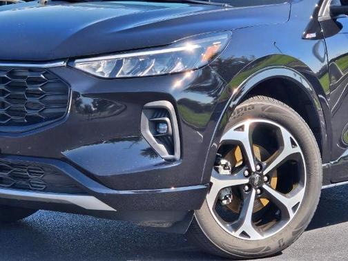 AGATE BLACK METALLIC 2023 Ford Escape ST-LINE SELECT