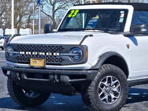 OXFORD WHITE 2023 Ford Bronco BADLANDS