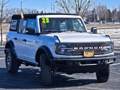 OXFORD WHITE 2023 Ford Bronco BADLANDS