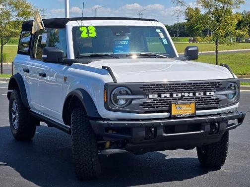 OXFORD WHITE 2023 Ford Bronco BADLANDS