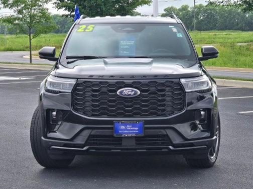 AGATE BLACK METALLIC 2025 Ford Explorer ST-LINE