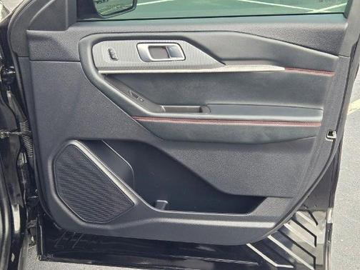 AGATE BLACK METALLIC 2025 Ford Explorer ST-LINE