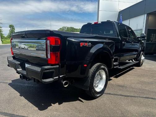 AGATE BLACK 2025 Ford F-450 PLATINUM DRW