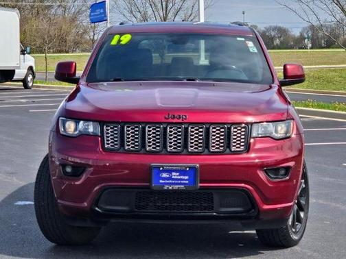 Velvet Red Pearlcoat 2019 Jeep Grand Cherokee LAREDO