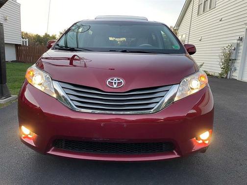 2014 Toyota Sienna XLE