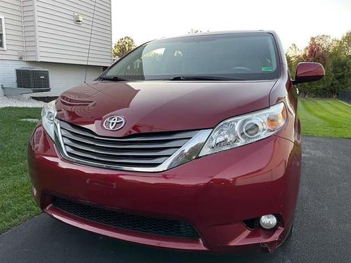 2014 Toyota Sienna XLE