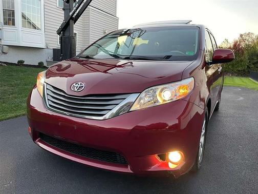 2014 Toyota Sienna XLE