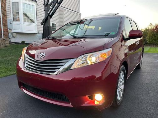 2014 Toyota Sienna XLE