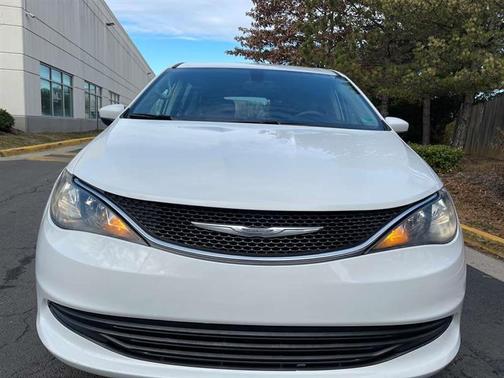 2017 Chrysler Pacifica LX