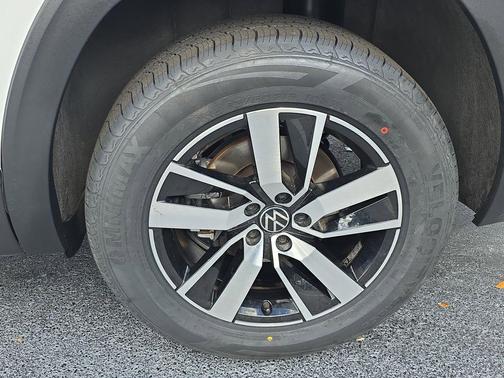 2023 Volkswagen Atlas 2.0T SE