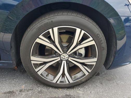 2022 Volkswagen Passat 2.0T SE