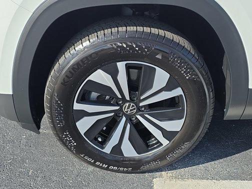 2024 Volkswagen Atlas 2.0T SE