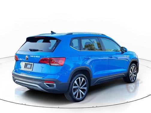 Cornflower Blue 2023 Volkswagen Taos 1.5T SE