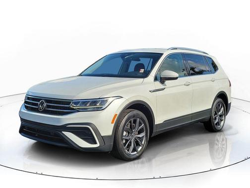 Opal White Pearl Effect 2023 Volkswagen Tiguan 2.0T SE