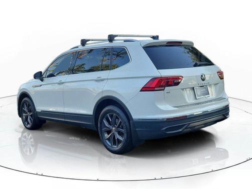Opal White Pearl Effect 2023 Volkswagen Tiguan 2.0T SE
