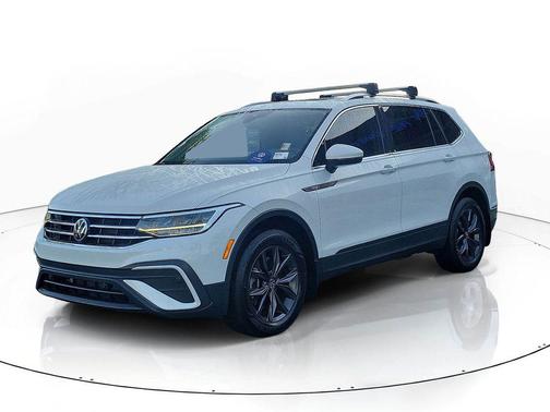 Opal White Pearl Effect 2023 Volkswagen Tiguan 2.0T SE