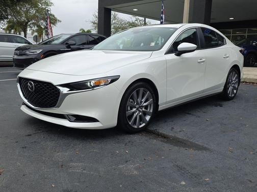 2023 Mazda Mazda3 FWD w/Preferred Package