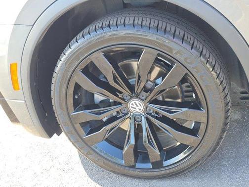 2021 Volkswagen Tiguan 2.0T SE R-Line Black
