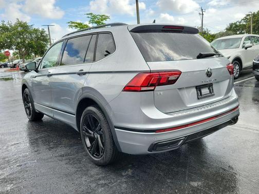 Pyrite Silver Metallic 2023 Volkswagen Tiguan 2.0T SE R-Line Black