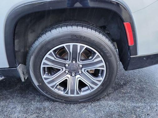 Silver Zynith 2023 Jeep Wagoneer L Series II