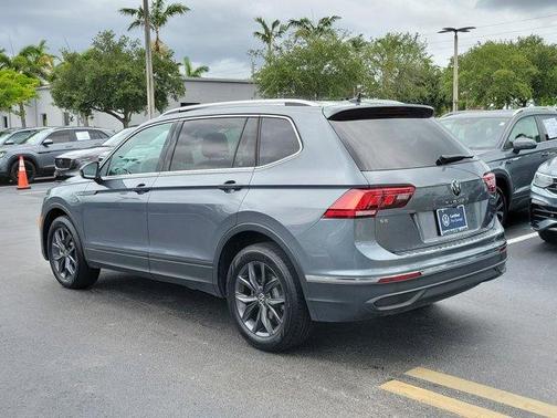 Platinum Gray Metallic 2023 Volkswagen Tiguan 2.0T SE
