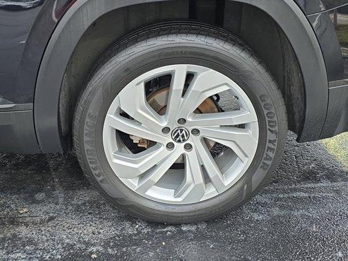 2023 Volkswagen Atlas 3.6L SE w/Technology