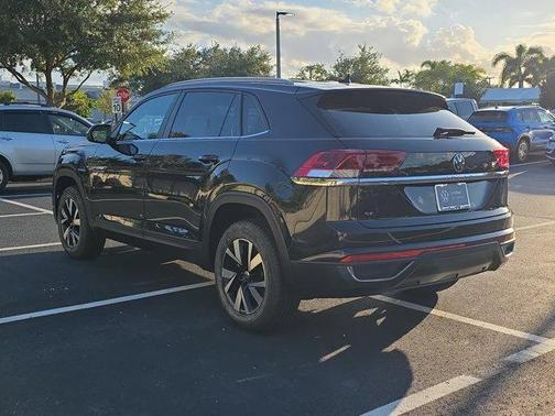2022 Volkswagen Atlas Cross Sport 2.0T SE