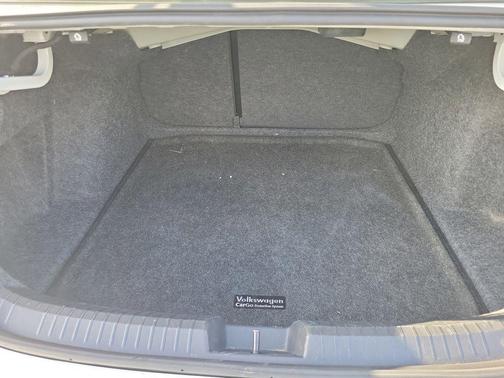 Opal White Pearl Effect 2023 Volkswagen Jetta 1.5T SE