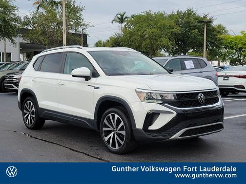 Pure White 2023 Volkswagen Taos 1.5T SE