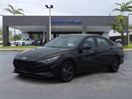 2022 Hyundai ELANTRA SEL