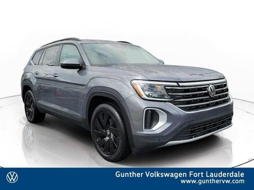 Platinum Gray Metallic 2024 Volkswagen Atlas 2.0T SE w/Technology
