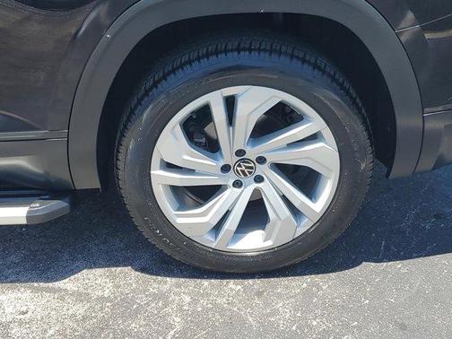 2022 Volkswagen Atlas 3.6L SE w/Technology