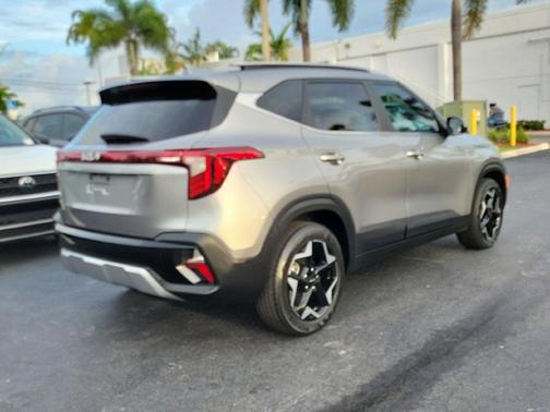Steel Gray 2024 Kia Seltos EX
