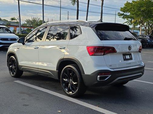 2024 Volkswagen Taos 1.5T SE