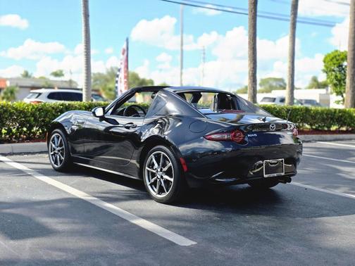2022 Mazda MX-5 Miata RF Grand Touring