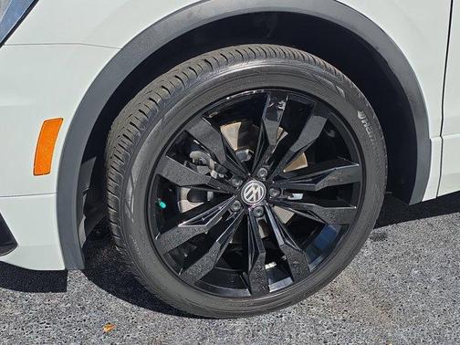 2021 Volkswagen Tiguan 2.0T SE R-Line Black