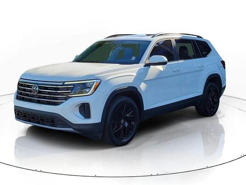 Pure White 2024 Volkswagen Atlas 2.0T SE w/Technology