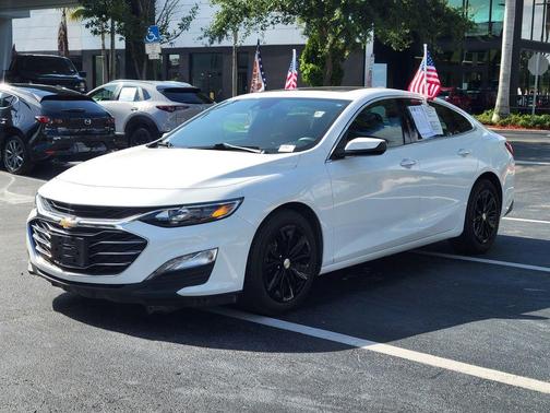 Summit White 2024 Chevrolet Malibu LT