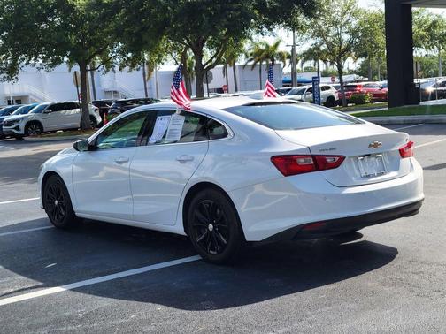 Summit White 2024 Chevrolet Malibu LT