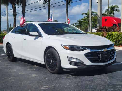 Summit White 2024 Chevrolet Malibu LT
