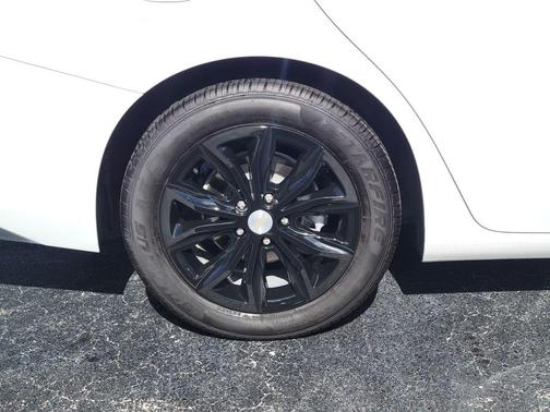 Summit White 2024 Chevrolet Malibu LT