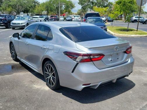 2022 Toyota Camry SE