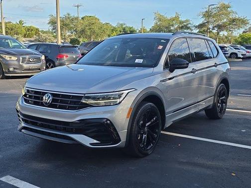 2023 Volkswagen Tiguan 2.0T SE R-Line Black