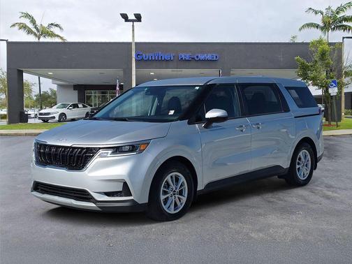 2023 Kia Carnival LX