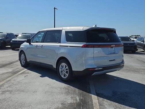 2023 Kia Carnival LX