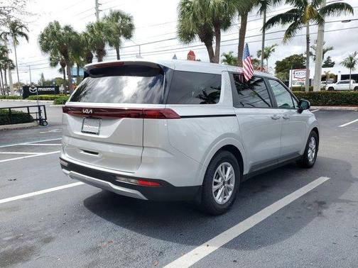 2023 Kia Carnival LX