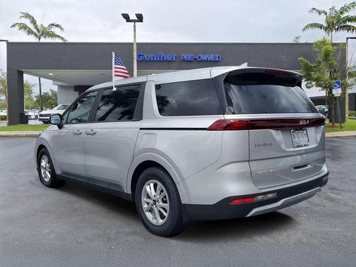 2023 Kia Carnival LX