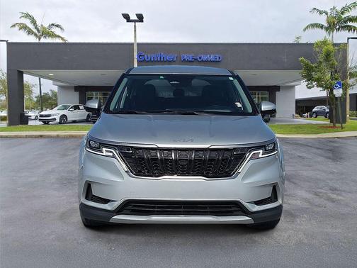 2023 Kia Carnival LX