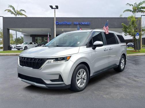 2023 Kia Carnival LX